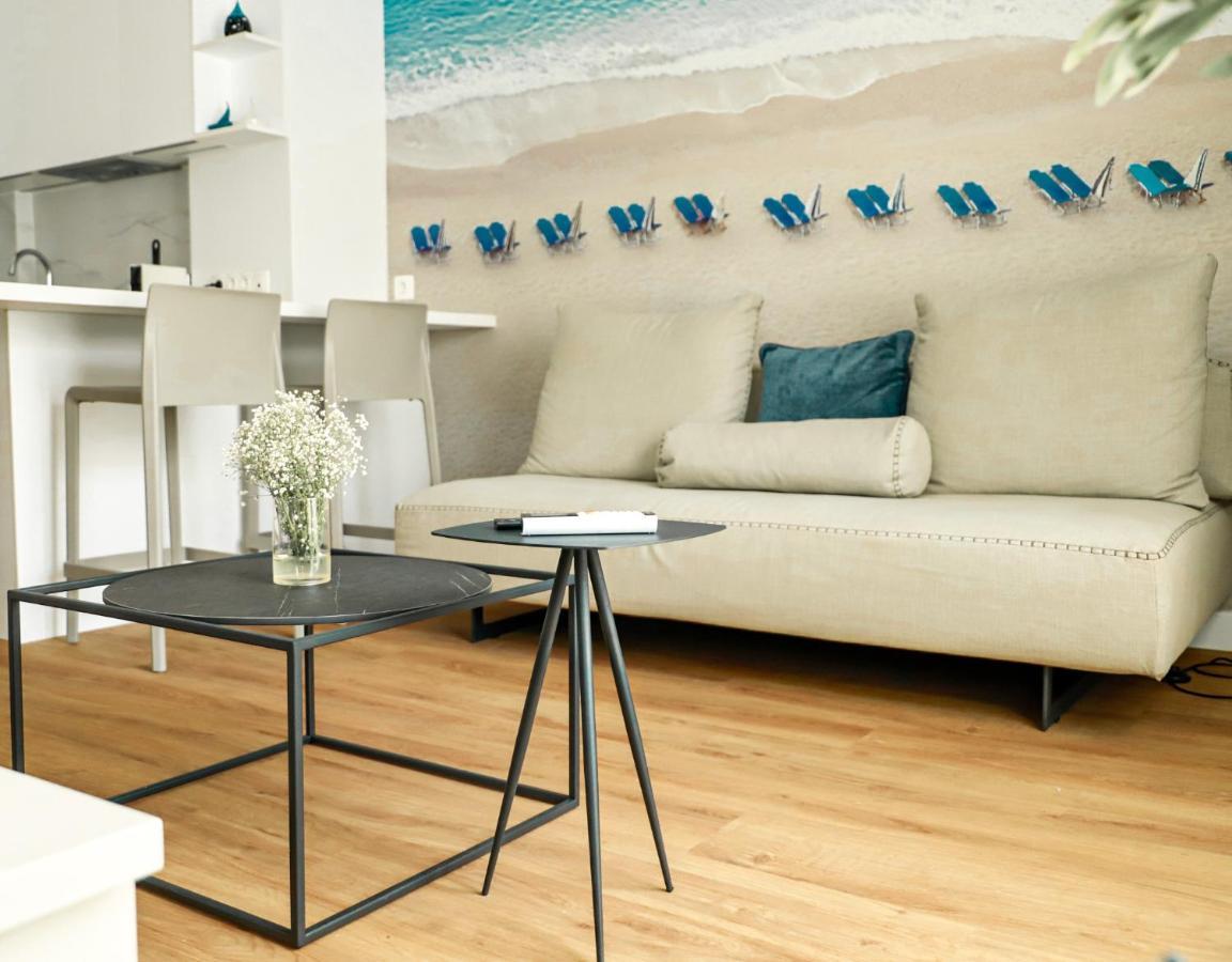 Renovated Apartment With Roof Garden Access, 15 M Walk To Acropolis Athens Exterior photo